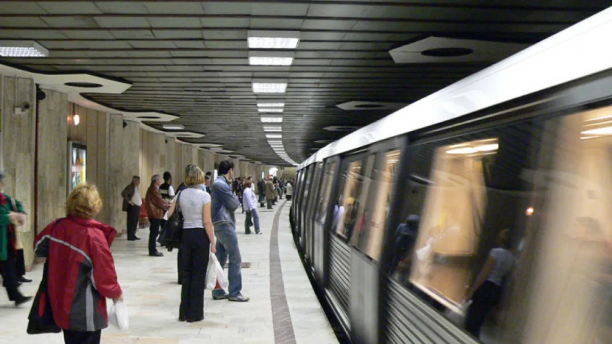 Clădirile de birouri zac goale. Numărul imens de corporatiști care lucrează remote se vede în cifrele dramatice Metrorex