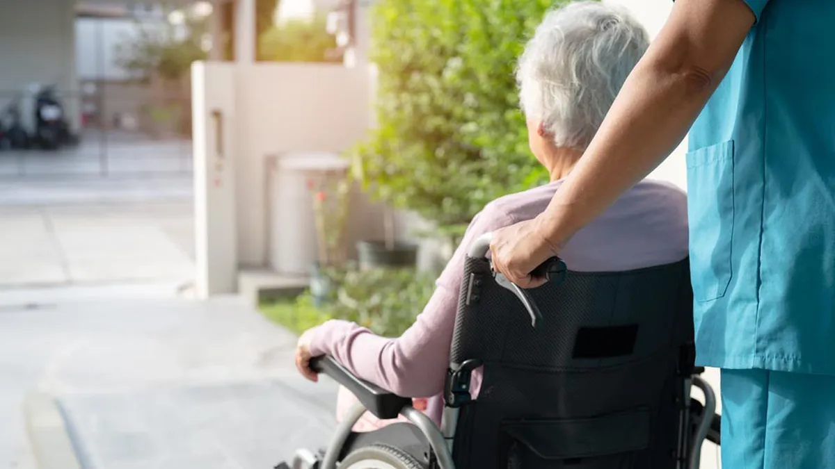 INPS Italia trebuie să plătească despăgubiri în valoare de 10.000 de euro unei badante, după ce i-a anulat Venitul de cetățenie