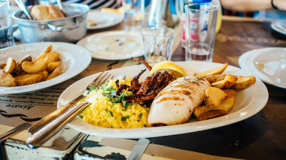 ANPC impune noi reguli din 15 martie. Patronii de restaurante sunt obligați să facă asta