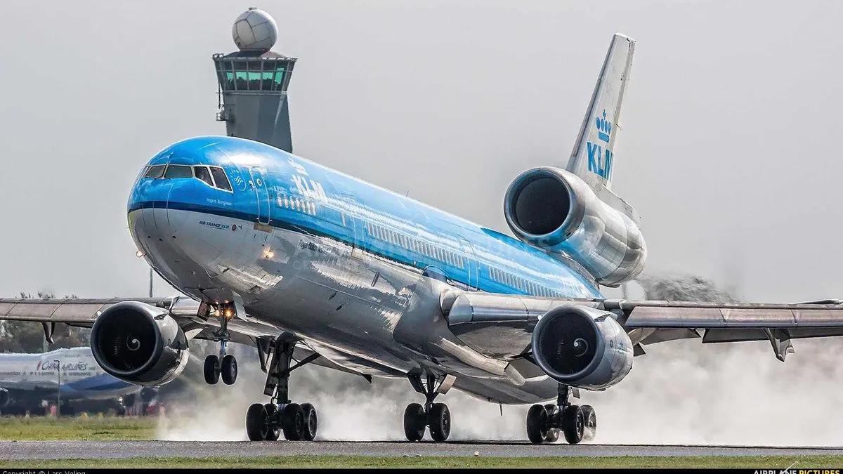 Avion mai ieftin decât o mașină. ANAF vinde modele de McDonnel Douglas confiscate. Prețuri începând de la 4.000 de euro