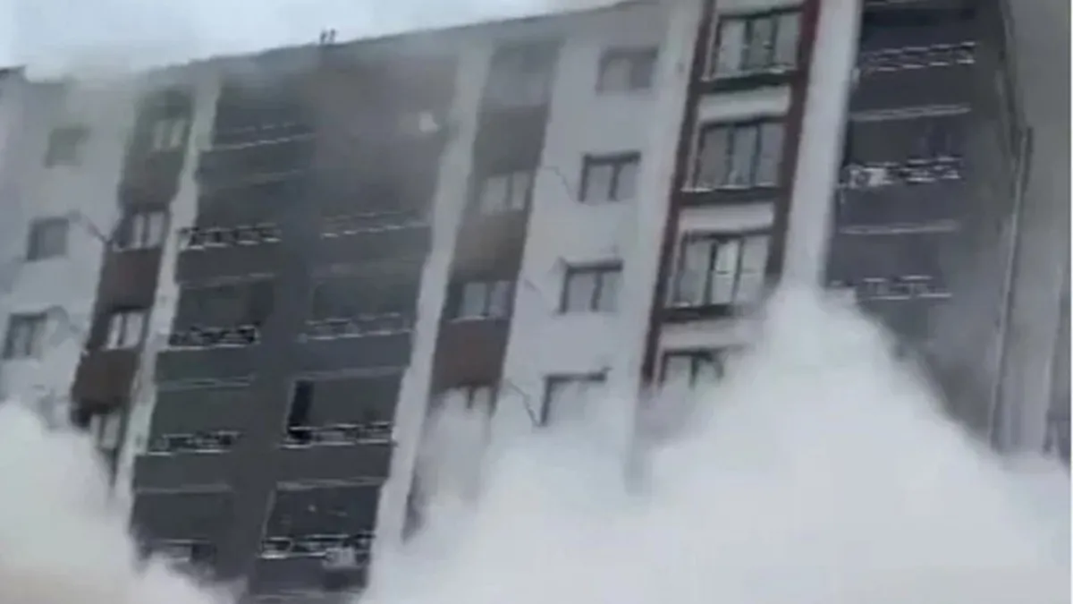 În ce hal sunt construite blocurile din Turcia. Construcția de anul trecut, era în conformitate cu cele mai recente reglementări privind cutremurele. Ruină în doar 5 secunde