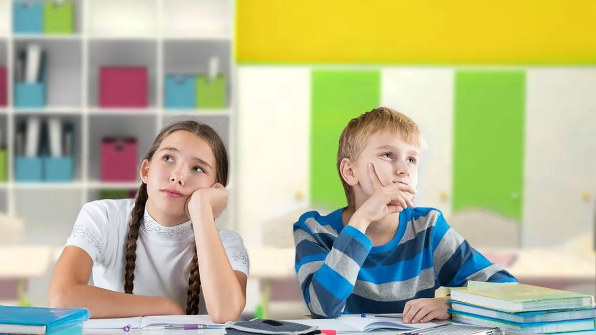 În România, fetele au rezultate cu 2,3% mai mari decât ale băieţilor la ştiinţe exacte. Interesul acestora scade după anumite vârste. Ele reprezintă doar 28% din forța de muncă din știință