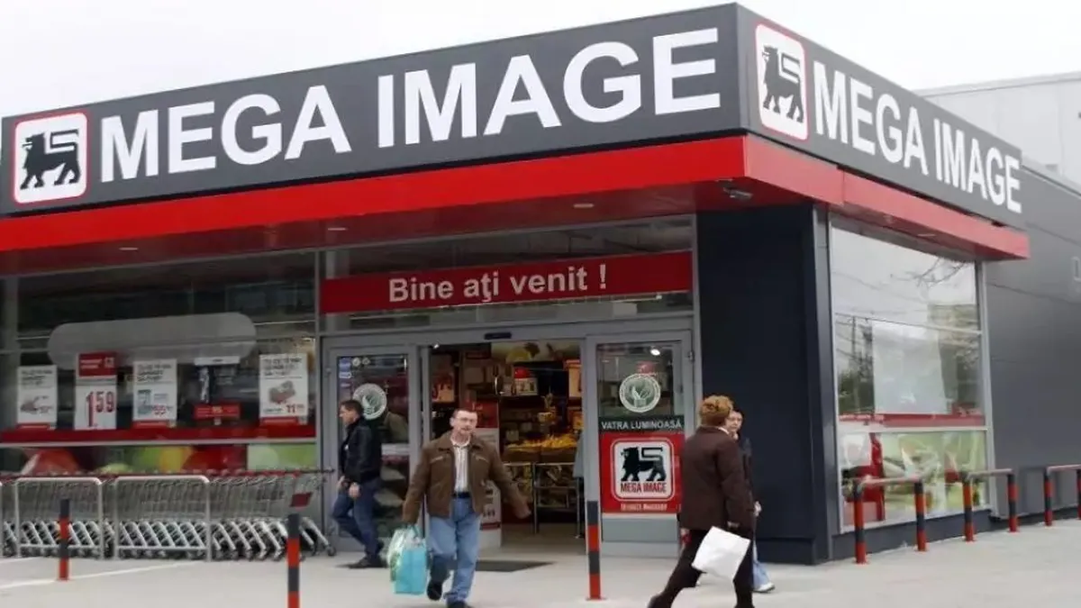 Ce salariu primește un casier Mega Image. Unii dintre angajații lanțului de magazine primesc până la 4.600 de lei pe lună