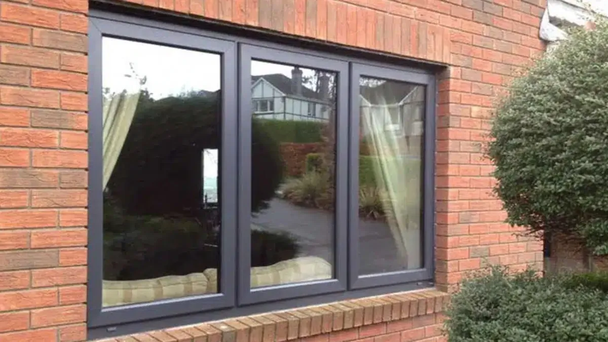 De ce trebuie să ții cont când alegi poziționarea ferestrei de lumină. La ce distanță să fie de casa vecină. Iată ce spune legea