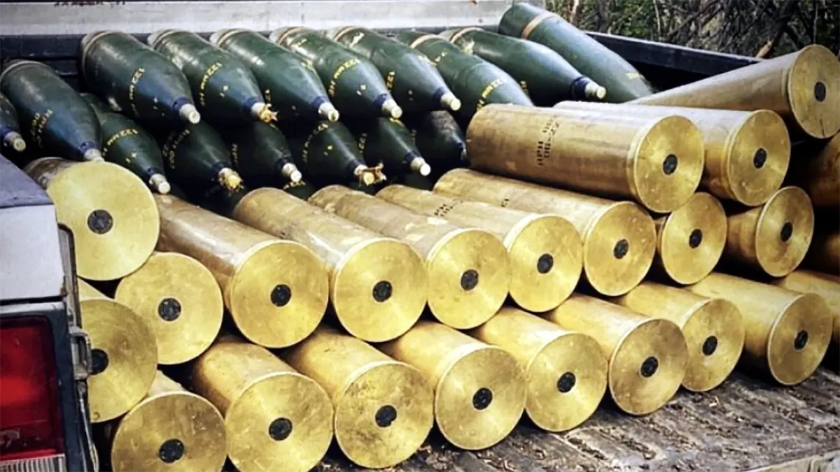 New York Times: România, folosită ca intermediar în livrarea de obuze din Pakistan, de producţie rusească, către Ucraina