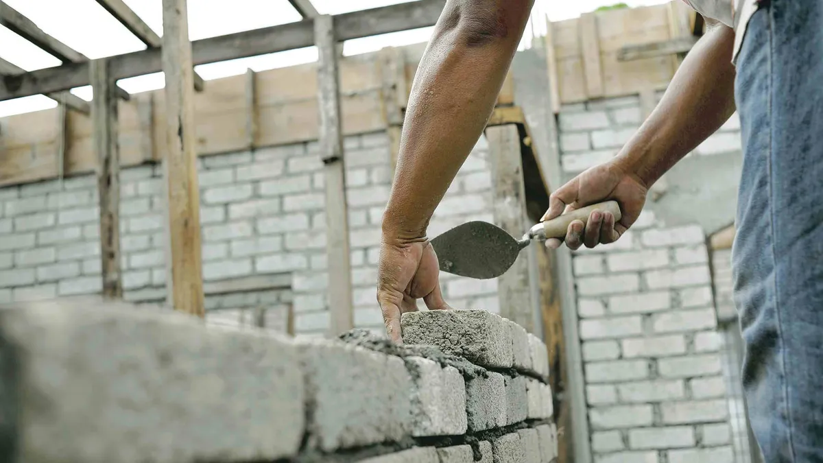 Cât poate câştiga un zilier în 2023. Tariful minim pentru o oră de muncă, majorat de Guvern