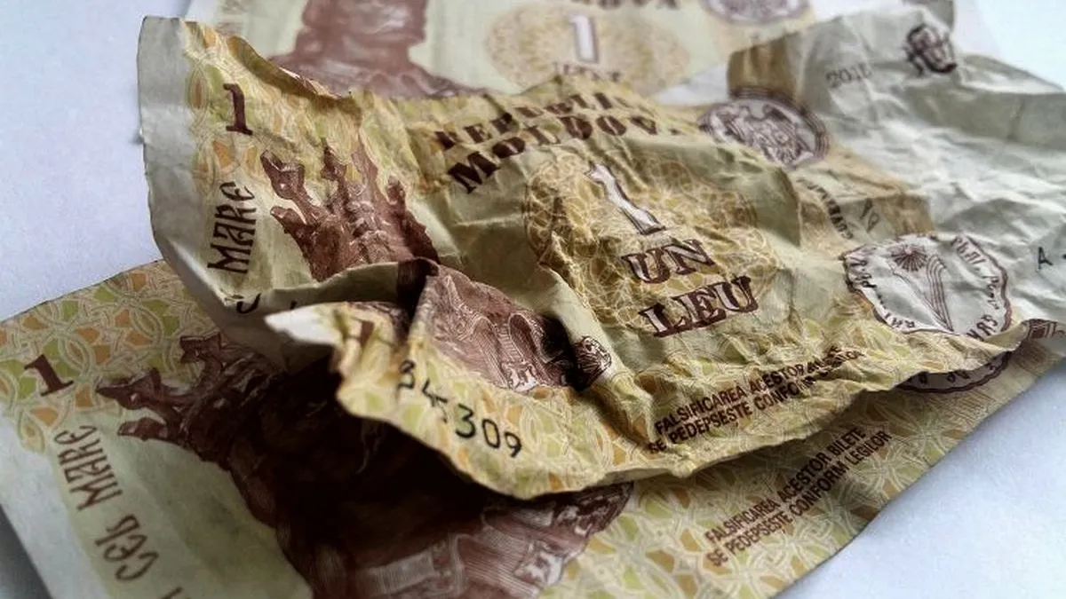 Ce faci atunci când ai bani dar sunt rupți. Instituțiile care sunt obligate să schimbe bancnotele atunci când nu mai sunt conforme