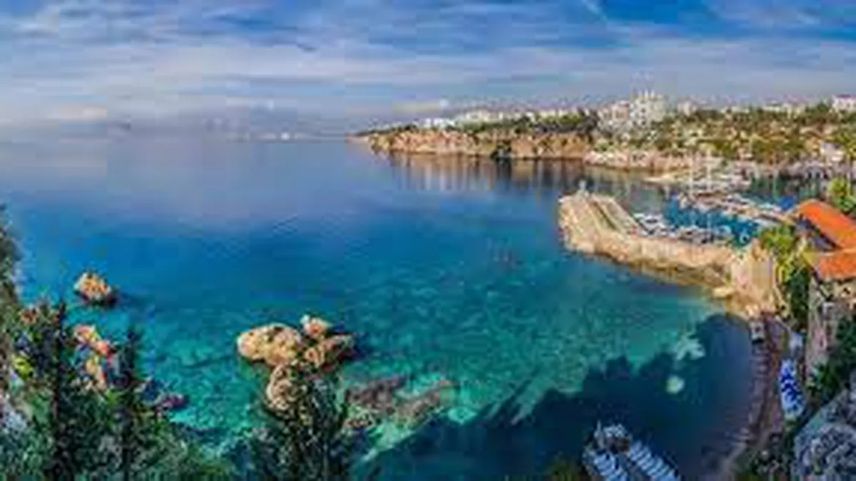 Antalya este în plin sezon chiar și în extrasezon și așteaptă românii cu brațele deschise. Cât costă un sejur all inclusive de cinci zile