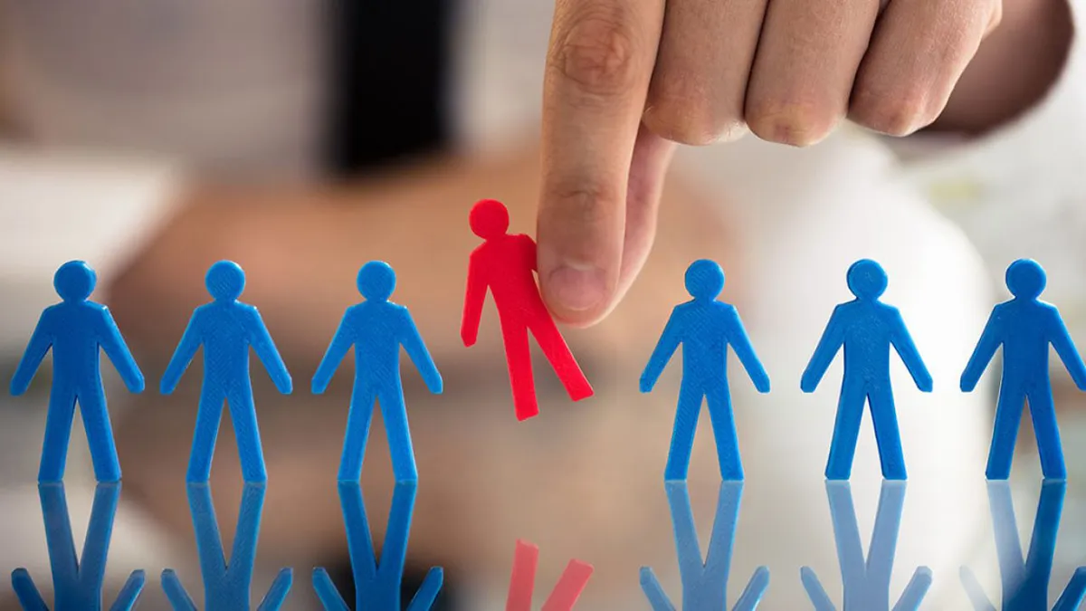 Despăgubiri de 86.000 de euro pentru discriminare la locul de muncă. La 61 de ani, un britanic a câștigat procesul împotriva șefului său