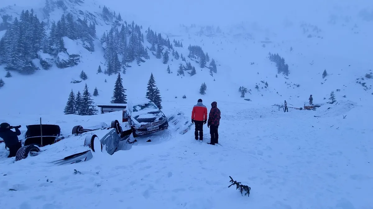 Dauna totală a unei maşini distruse în avalanşa de la cabana Capra, plătită pe Casco: Chiar dacă situaţia naşte interpretări, noi interpretăm în favoarea clientului