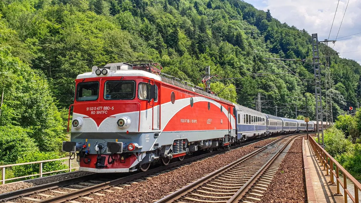 Prima reacție oficială de la CFR: locomotiva lăsată nesupravegheată, furată de un român și luată la plimbare