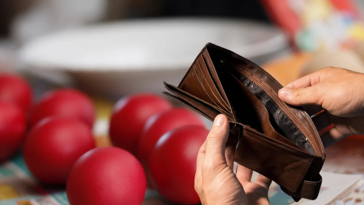 Masa de Paște va fi mai puțin îmbelșugată pentru români! Studiul realizat de Reveal Marketing Research arată care sunt planurile oamenilor în această perioadă