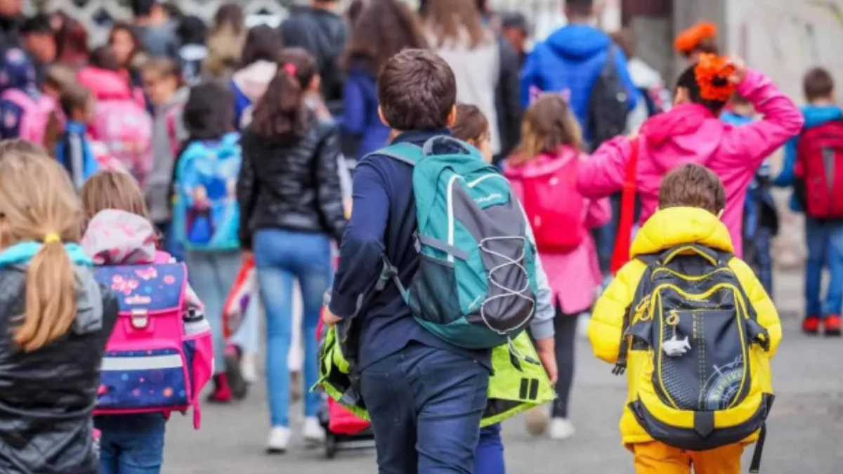 Federația Națională a Părinților cere înghețarea costului standard per elev, pentru banii profesorilor și utilități. Reprezentanții părinților cer măsuri de la Guvern