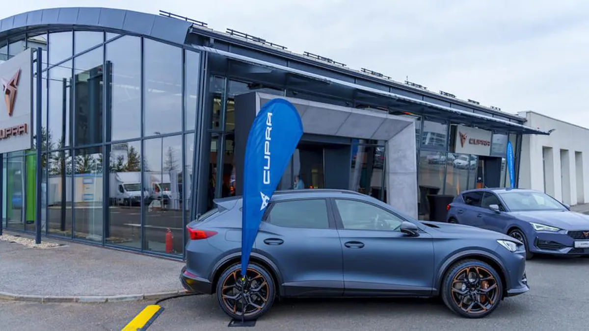 CUPRA a lansat la Timișoara un nou showroom CUPRA Garage, ce dorește să ofere clienților săi experiențe memorabile, pline de inovație