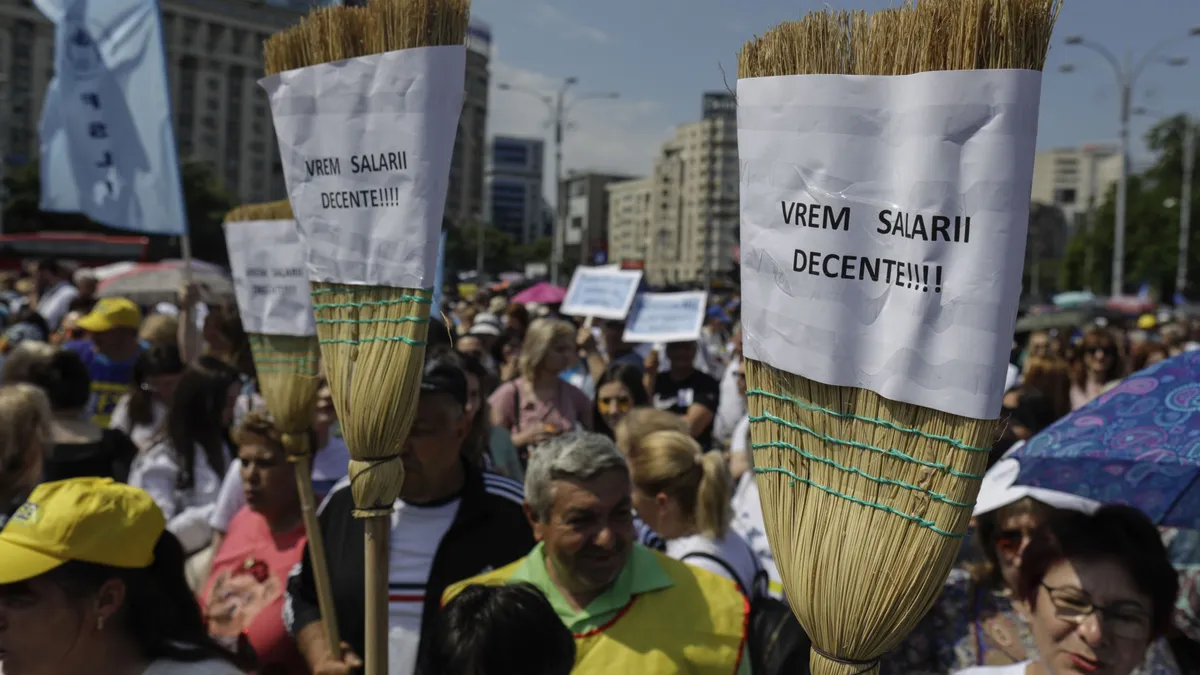 Profesorii merg până în pânzele albe cu greva generală! „E o diferenţă enormă între ceea ce s-a solicitat şi ceea ce a oferit Guvernul. Am plecat de la 60%, am ajuns la 25%”