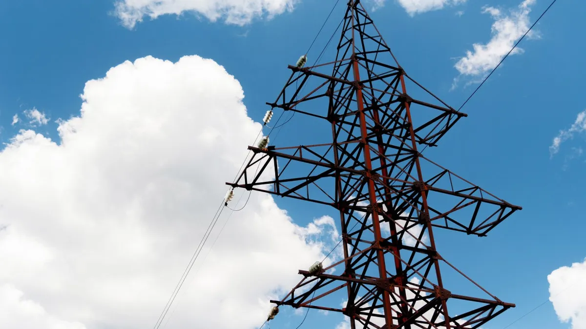 INS: Exporturile de energie electrică, în creștere, în România, în timp ce românii fac economii la curent