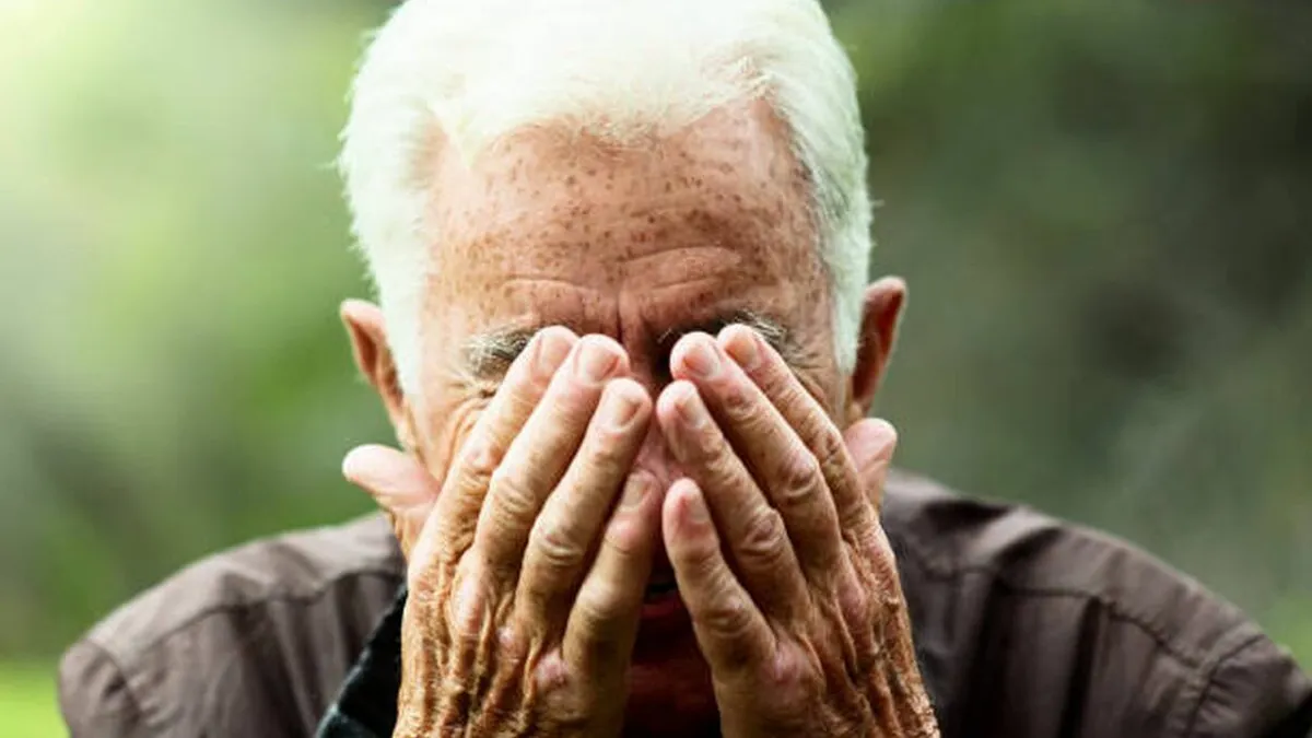 Ultima escrocherie care îi vizează pe românii vârstnici. Cum sunt păcăliţi prin metoda împrietenirii