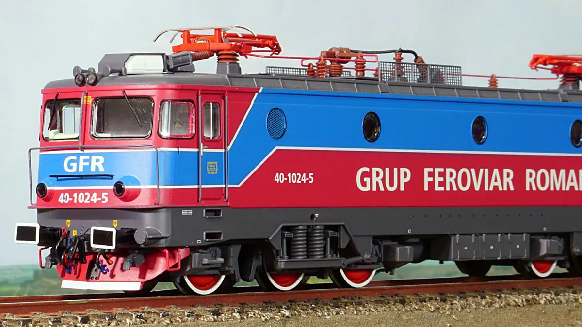 De noaptea minții! Un tânăr s-a urcat într-o locomotivă și a fugit cu ea, în Constanța