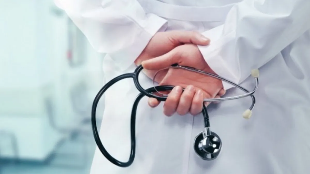 Un manager de spital cere ca absolvenții de medicină să fie obligați să lucreze în România: „În fiecare lună, medicii rezidenți primesc între 6.000 și 9.000 – 10.000 lei. Ar fi normal să dea ceva înapoi”