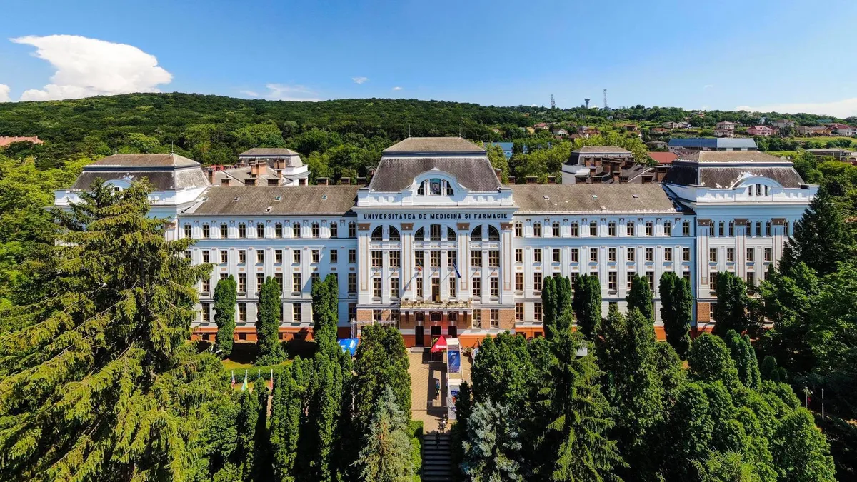 Record negativ de candidați înscrişi la Farmacie la Universitatea din Târgu Mureş. Prima explicaţie: salarii mici şi lipsa perspectivei de a pleca din ţară