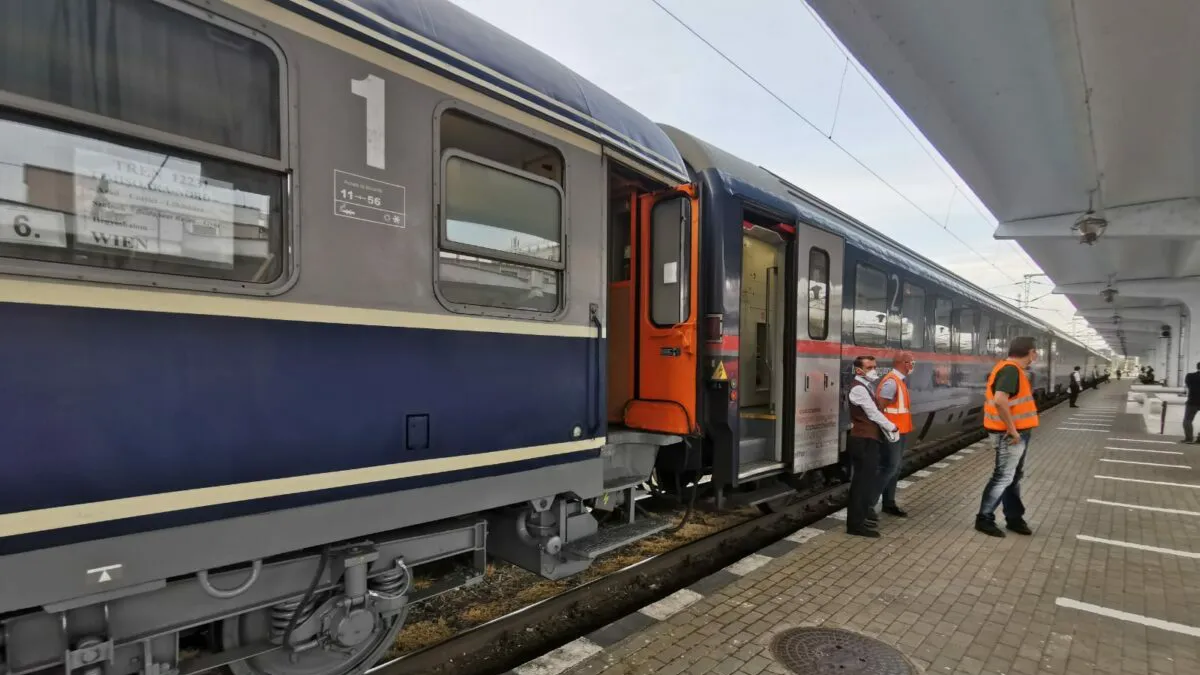 Canicula afectează mersul trenurilor. 13 intervale de cale ferată sunt afectate. Anunțul făcut de CFR: Temperatura la nivelul șinei ajunge la 50 de grade Celsius