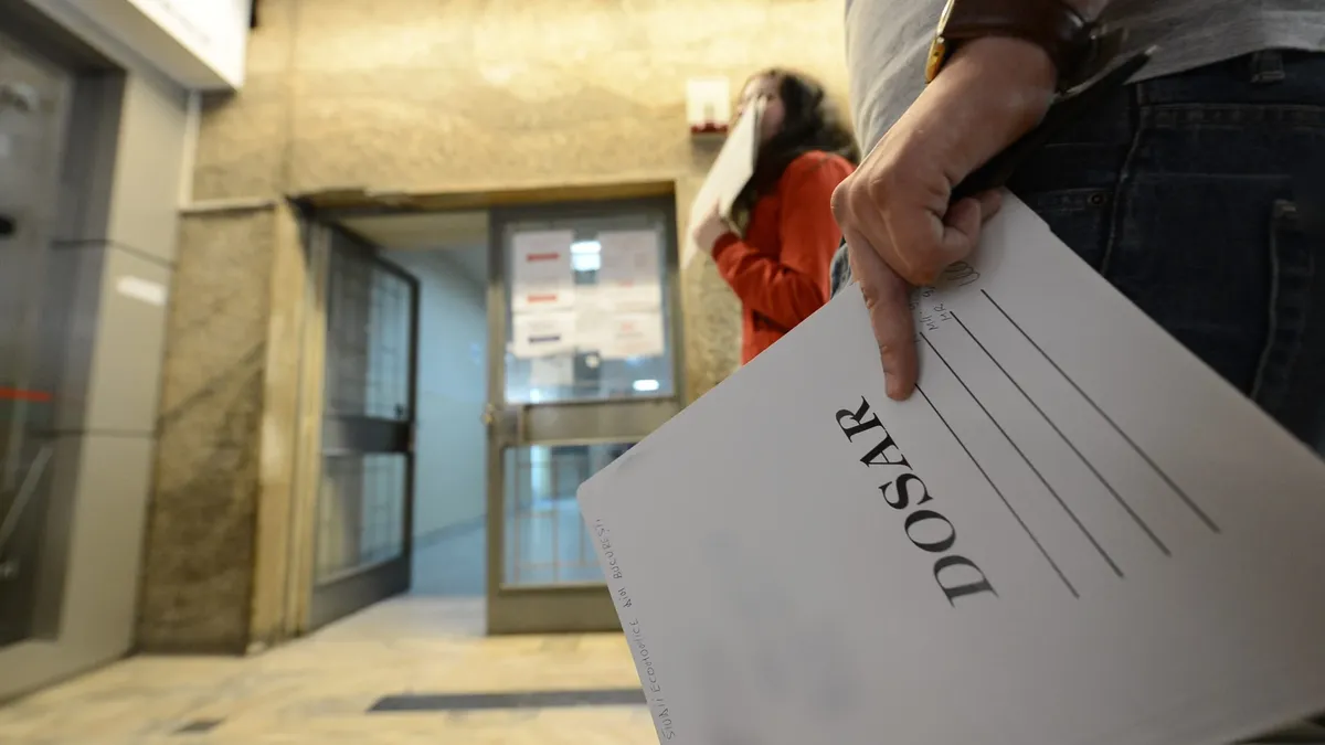 Sebastian Burduja aruncă responsabilitatea implementării legii România fără dosar pe cetăţeni: Această lege nu va funcţiona decât dacă fiecare român îşi va cere drepturile