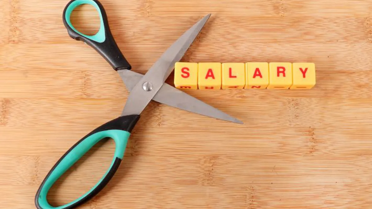 Salarii mai mici din toamnă! Cine sunt românii care se vor lovi de tăierile veniturilor. Este o obligație din partea Comisiei Europene