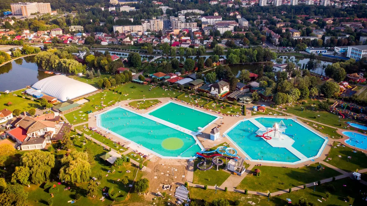 Ultimele reguli la plajă în complexul turistic: Ține-ți hainele uscate, renunță la topless și lasă vaca sau oaia acasă! Camere video montate peste tot