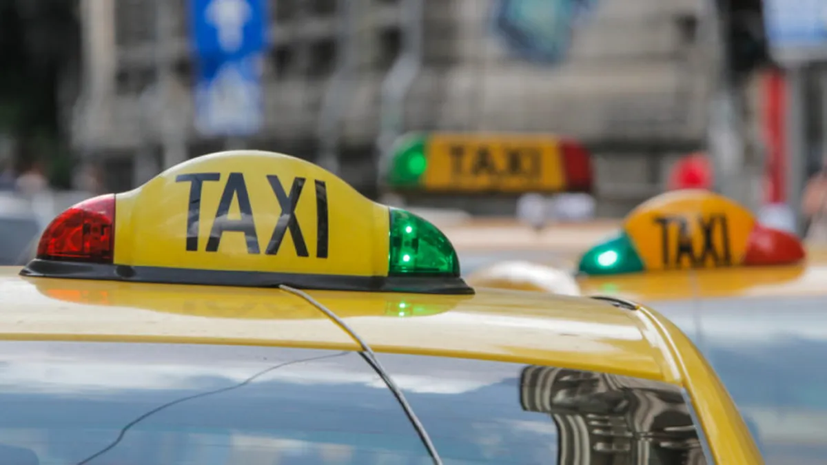 Experiență îngrozitoare trăită de un clujean după ce a plătit de 10 ori cursa cu taxiul „Acum nu mai pot da de taximetrist să îi bat obrazul!”