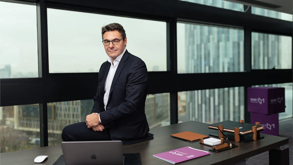 Austriacul, care a sesizat potențial pe piața românească, face bani cu sacul din toate colțurile Europei