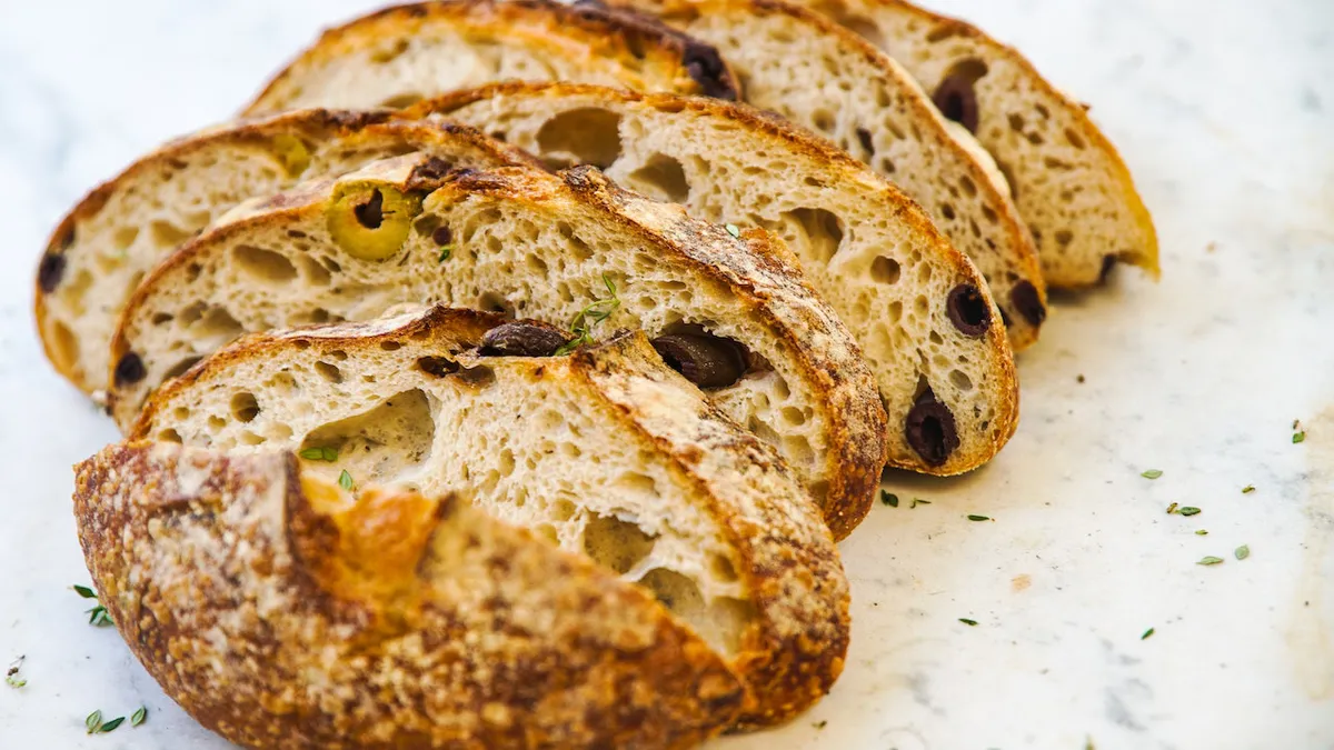 Alimentul toxic nelipsit de pe masa românilor. Cei mai mulți îl consumă în fiecare zi