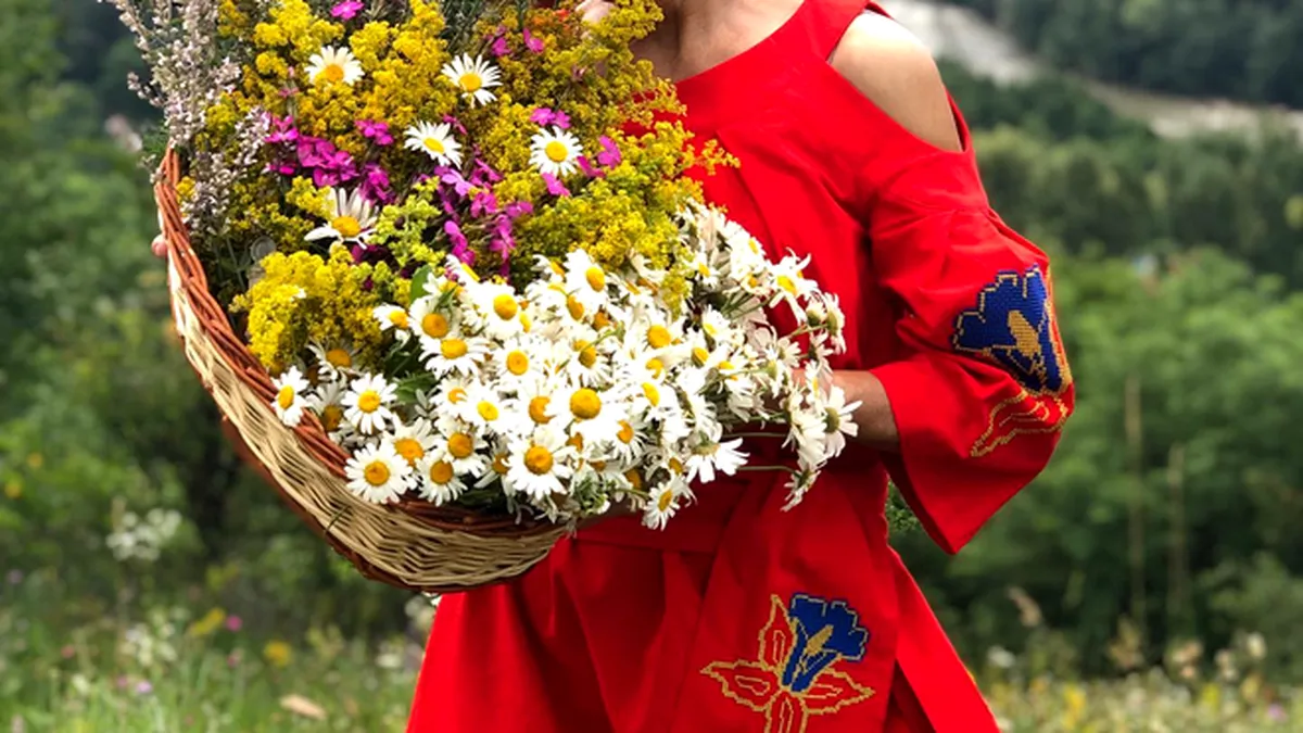 Cum a ajuns o româncă să impresioneze vedetele de la Hollywood. A transformat leacul bunicii în afacere