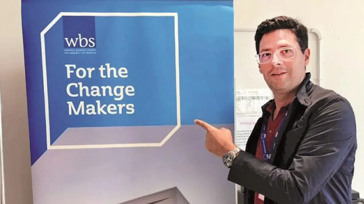 Cine este Lucian Dorobanţu, românul care coordonează 65.000 de oameni şi 2.600 de magazine cu vânzări de peste 15 miliarde de euro pe an