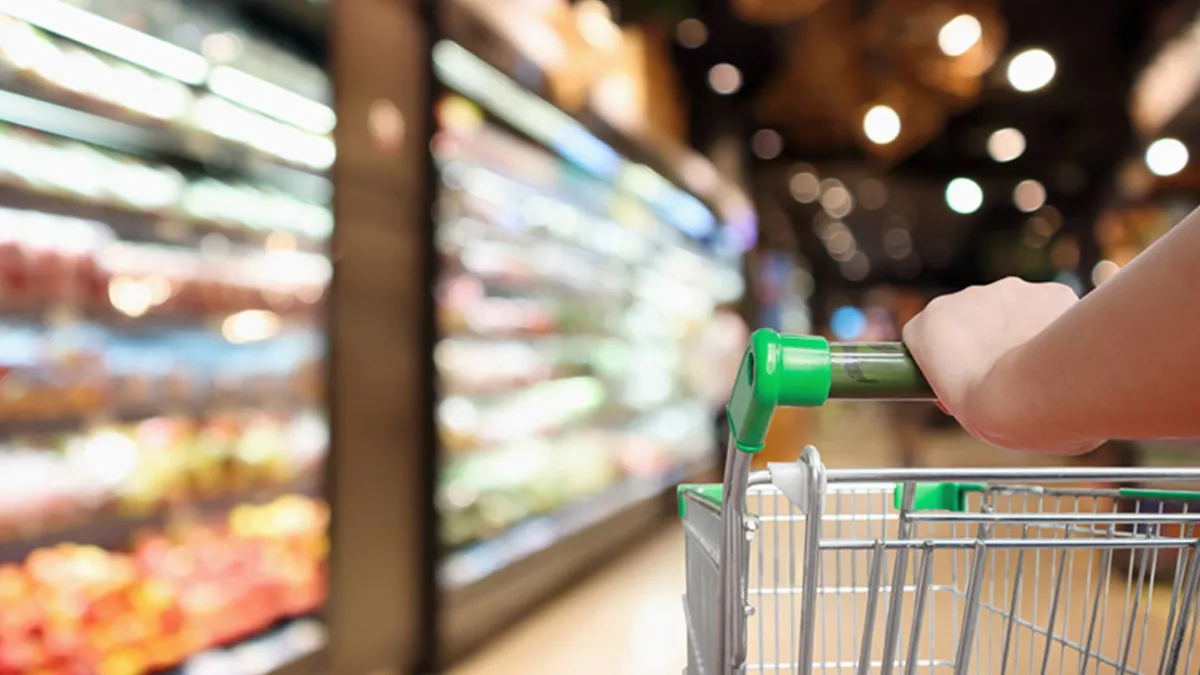 Se apropie criza? Prețurile cresc de la lună la lună. Zahărul, ouăle și medicamentele, în topul scumpirilor