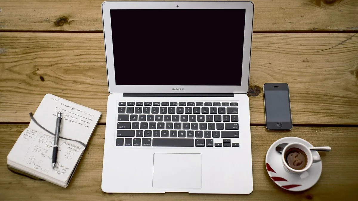 Românii preferă munca de acasă sau, cel mult, modul hibrid. Ce se întâmplă la nivel global - studiu Bloomberg