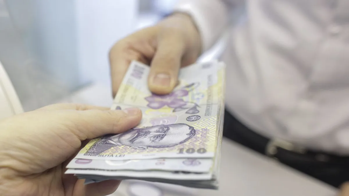 Schimbări majore de la 1 noiembrie! Se modifică modul în care se pot face tranzacții cash, fiind stabilit un plafon zilnic pentru plata angajaților