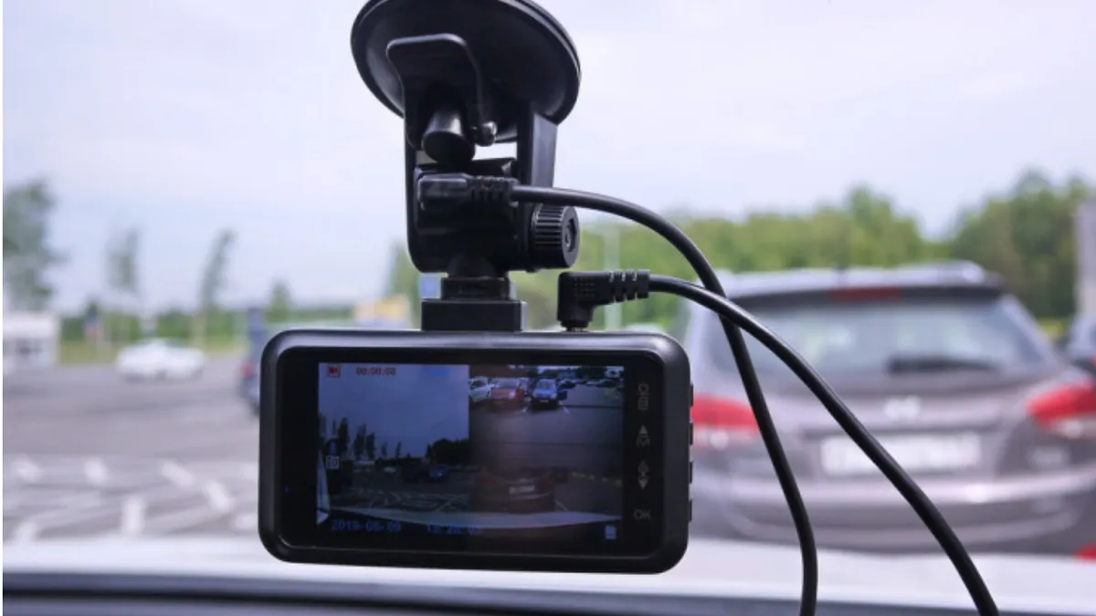 Pot fi folosite imaginile filmate cu o cameră de bord în cazul unui accident? Cum trebuie să procedezi într-o astfel de situație