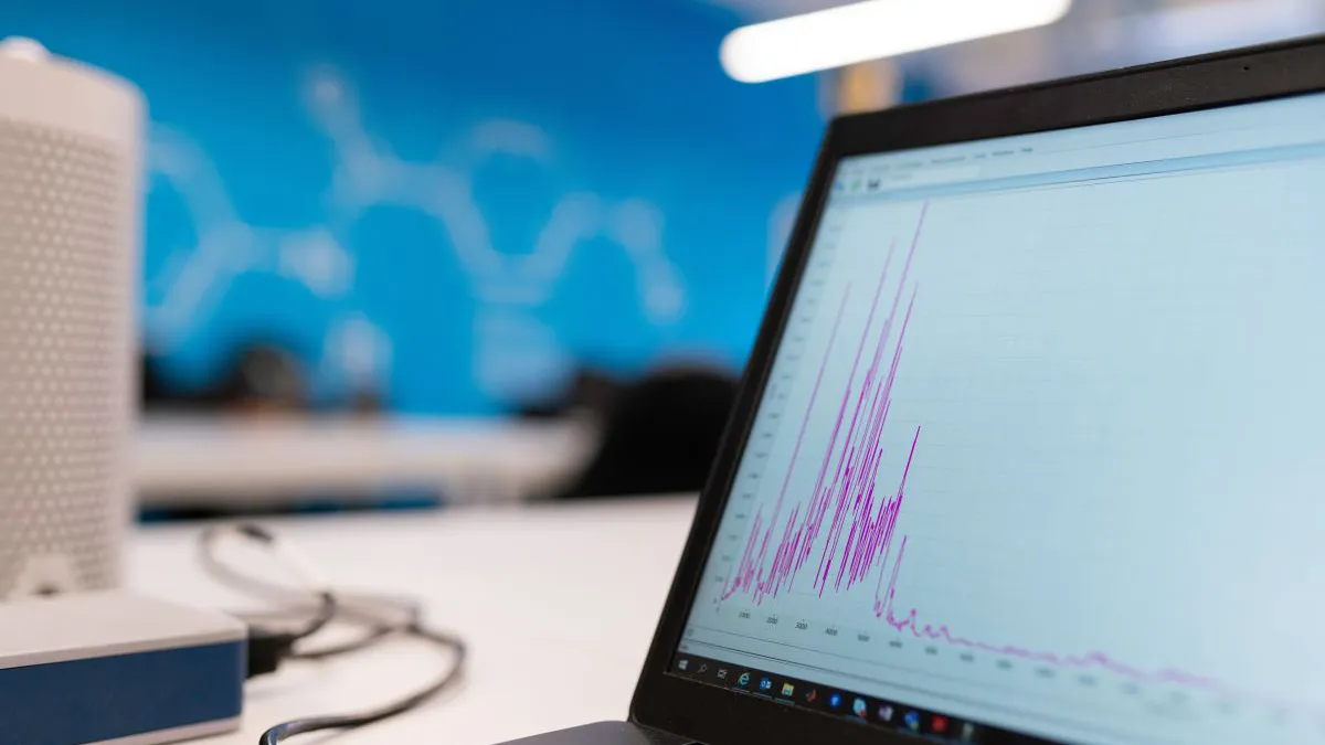 Analiză. Care sunt sectoarele afectate de impozitul pe cifra de afaceri?