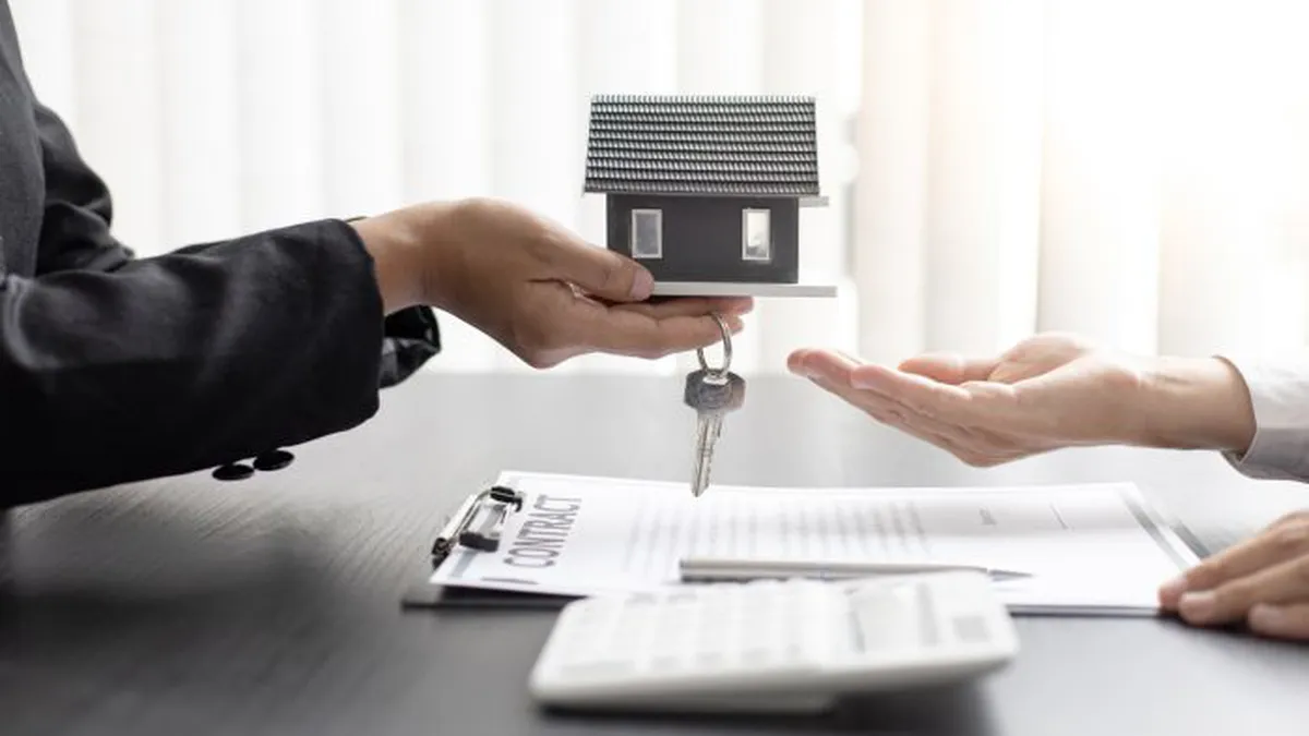 O nouă lege a intrat în vigoare! Românii care sunt cumpărători sau moștenitori trebuie să știe asta!