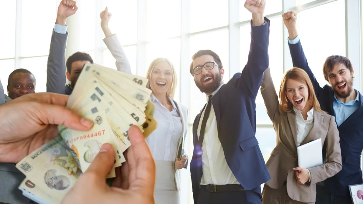 Prime de Crăciun pentru români, în funcție de generație. Iată cine primește 30% din salariu