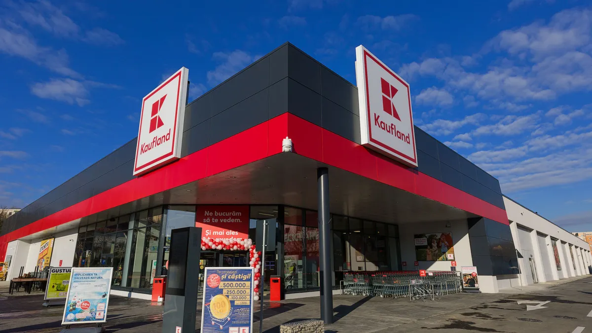 Programul de sărbători al marilor magazine din România. Când vor fi deschise Lidl, Mega Image, Kaufland, Carrefour, Penny și Auchan