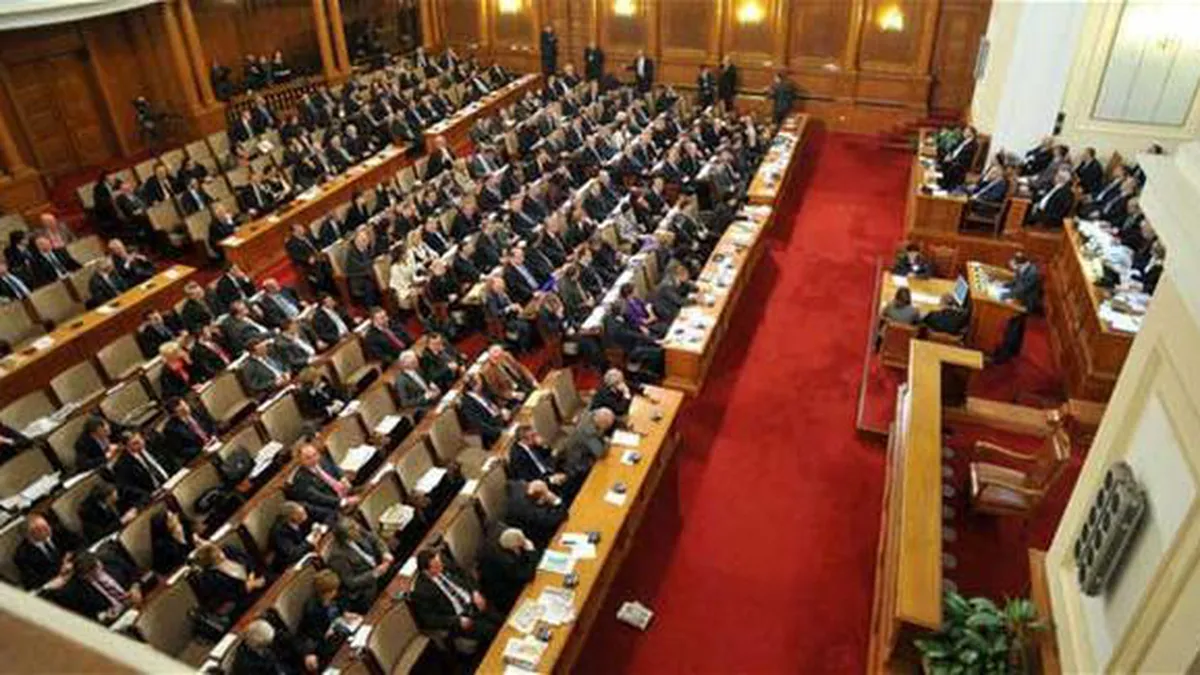 Bulgaria donează 100 de vehicule blindate Ucrainei, după ce parlamentul a trecut peste veto-ul prezidențial