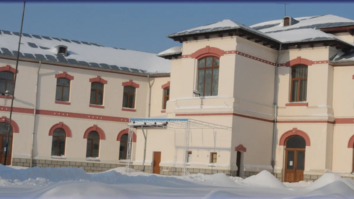 Un colegiu din Buzău are de plătit daune morale în valoare de 3.000 de euro unui elev. Tânărul primise 2 la purtare pentru o postare pe Facebook