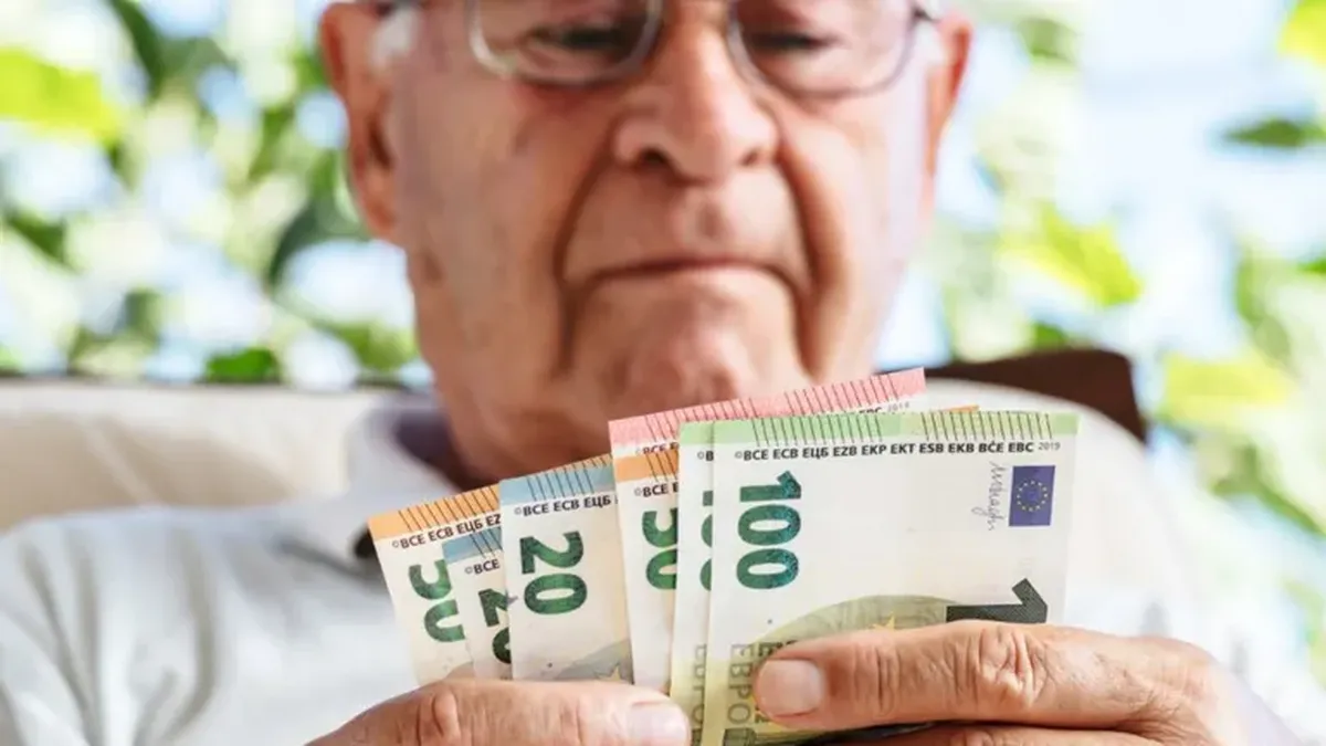 Pensionarul special care primește peste 10.000 de euro în fiecare lună. Locuiește în Ardeal și a fost Procuror General al României