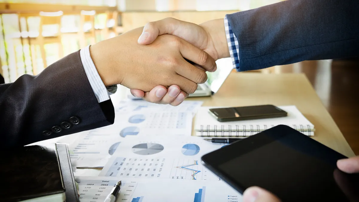 În doar 20 de ani, din cele peste 40 de bănci din România au mai rămas doar 30. Experții cred în curând ar putea avea loc o nouă tranzacție de proporții