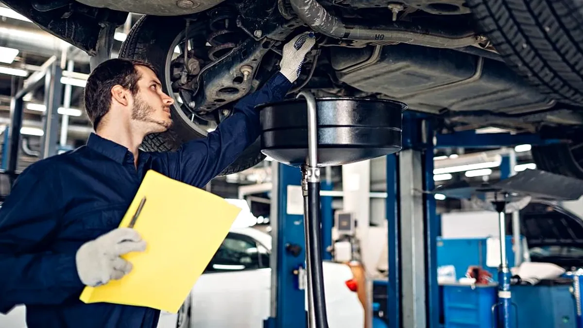 UE va interzice reparațiile în cazul mașinilor mai vechi de 15 ani. Ce prevede proiectul