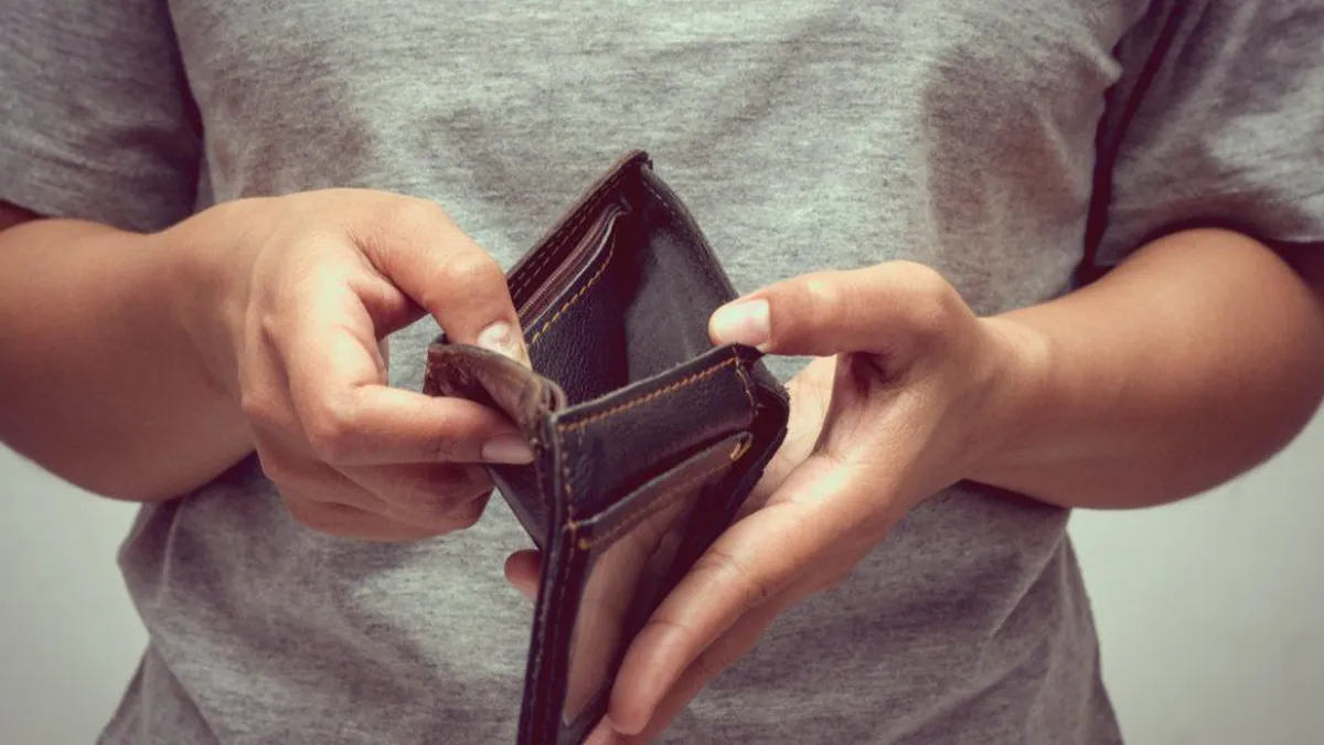 Care angajaţi câştigă cei mai puţini bani. Topul celor mai mici salarii din România