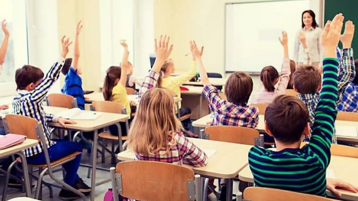 Afacerea inedită cu vizele de flotant. Cât plătesc românii pentru a-și înscrie copiii la şcolile dorite