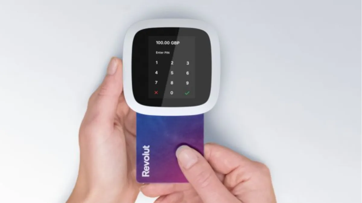 Revolut lansează un produs revoluționar în România și în alte 4 țări europene. „Revolut Reader”, dispozitivul care va simplifica plățile cu cardul