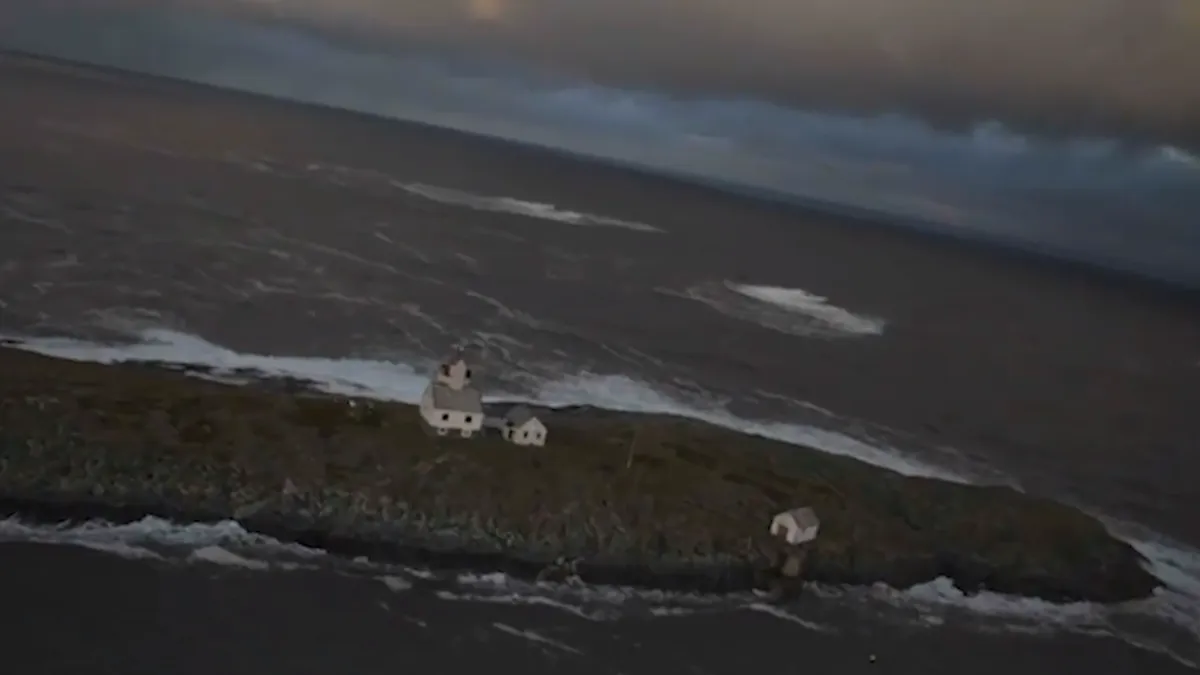 Care este cea mai izolată casă din lume! Vizitatorii nu pot avea acces în zonă timp de trei luni pe an. Motivul este șocant